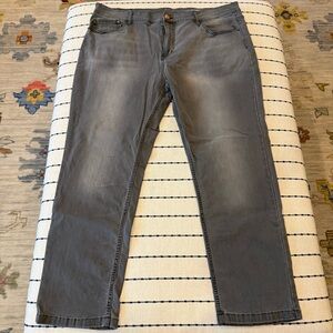 Classic Men's Gray Straight Jeans
